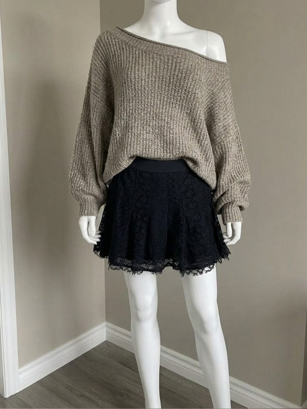 BCBGMaxAzria Black Eyelet Lace Mini Skirt Fit Flare Whimsigoth Dark Romance S